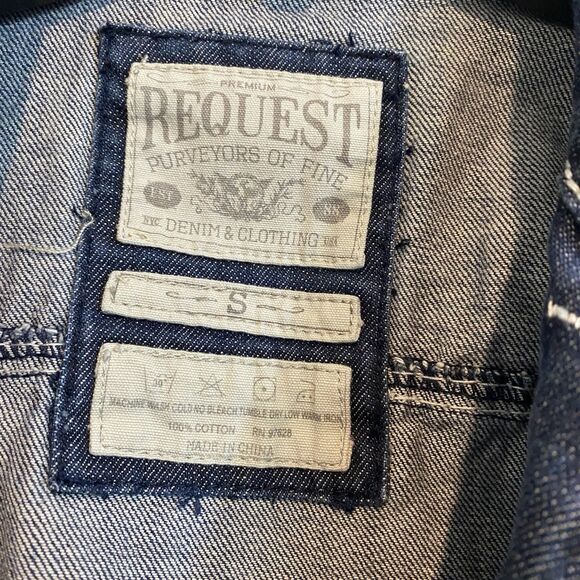 Request Y2K Denim Jacket Mens Small Grunge Rocker Streetwear Retro Preppy Cosy - Picture 5 of 7